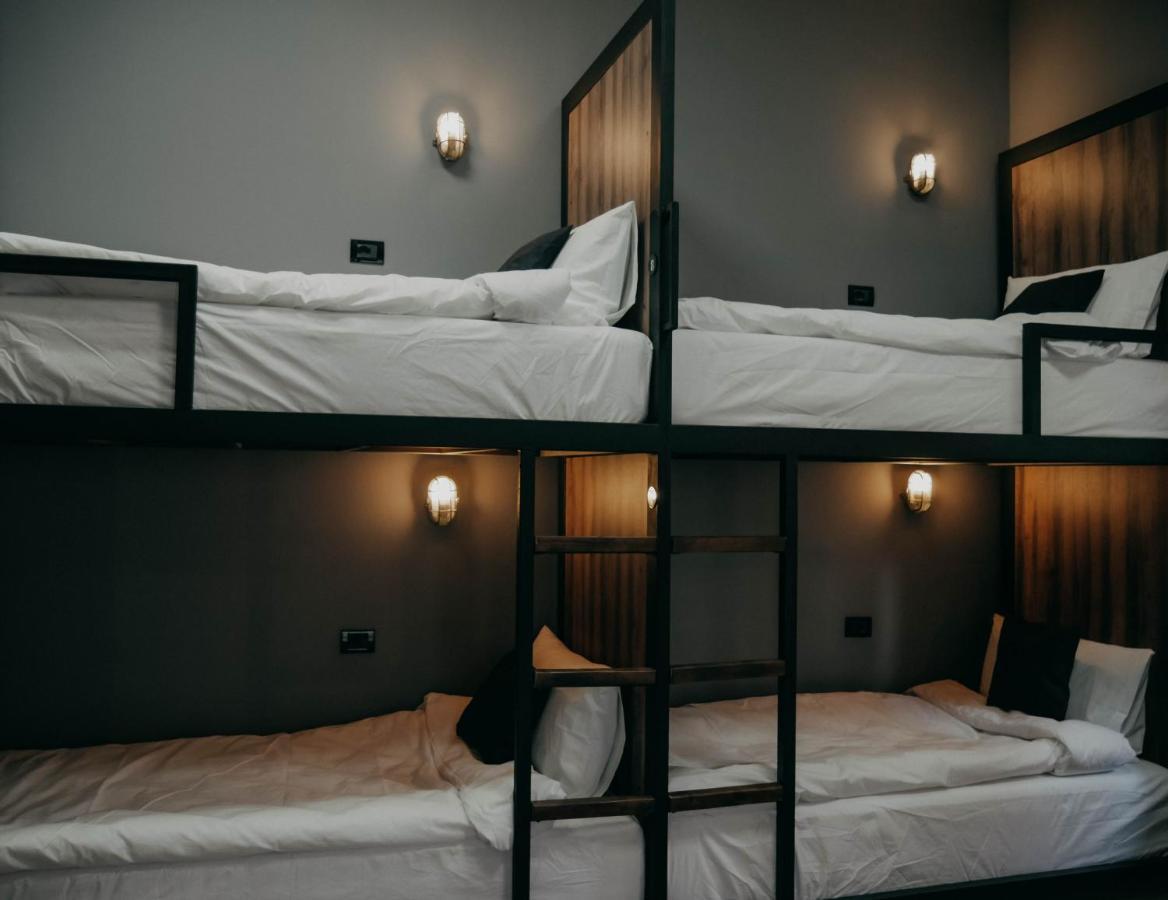 The Maze Hostel Tirana Zewnętrze zdjęcie