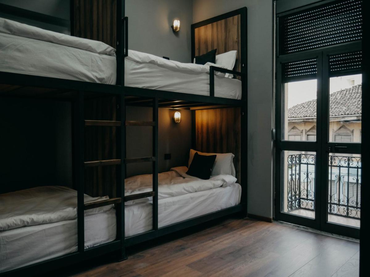 The Maze Hostel Tirana Zewnętrze zdjęcie