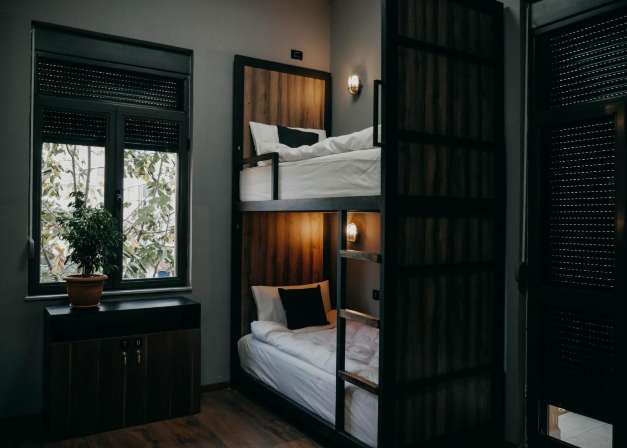 The Maze Hostel Tirana Zewnętrze zdjęcie