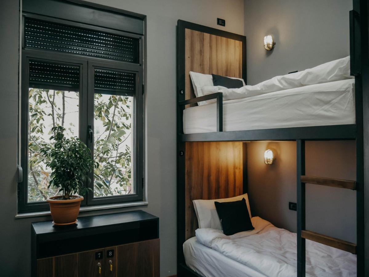 The Maze Hostel Tirana Zewnętrze zdjęcie