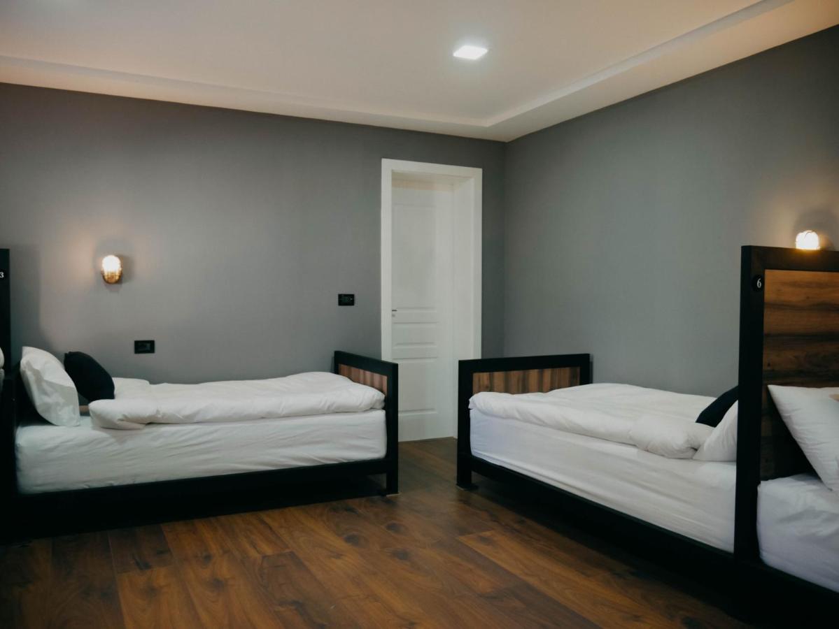 The Maze Hostel Tirana Zewnętrze zdjęcie