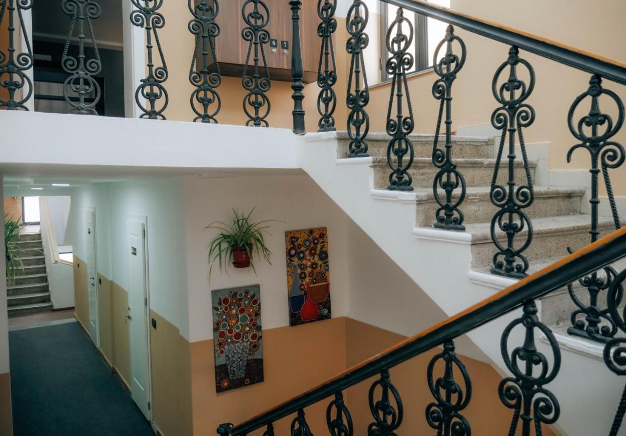 The Maze Hostel Tirana Zewnętrze zdjęcie