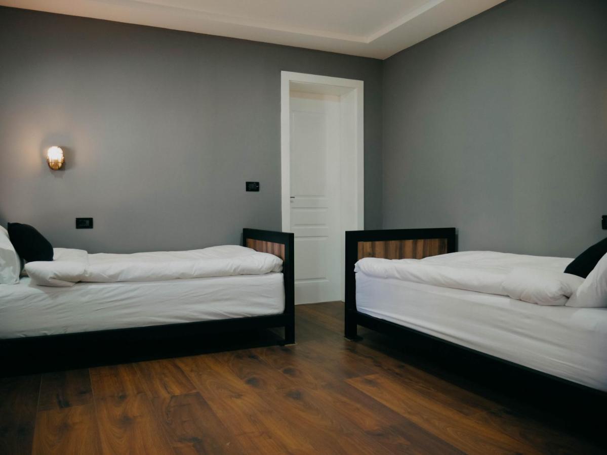 The Maze Hostel Tirana Zewnętrze zdjęcie