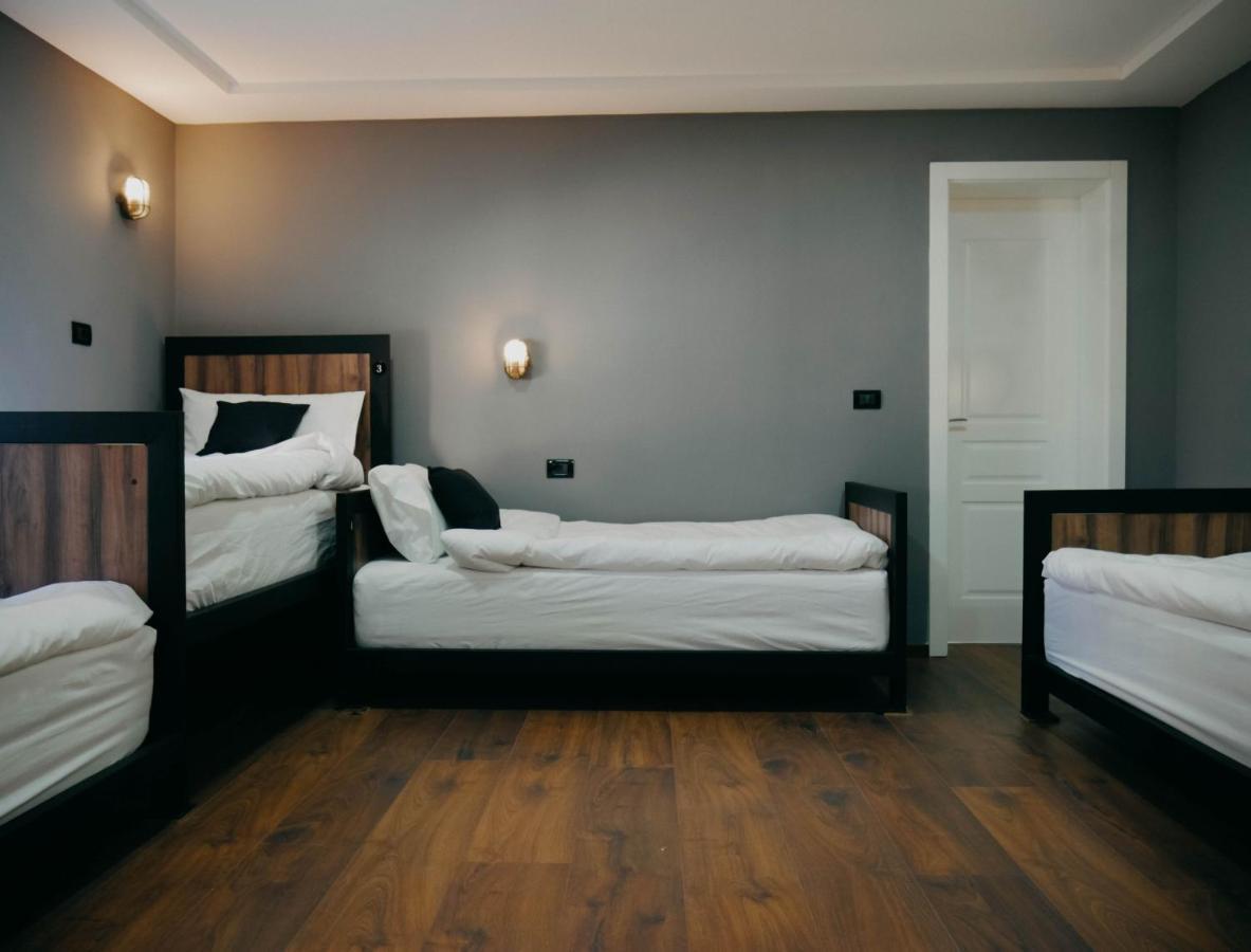 The Maze Hostel Tirana Zewnętrze zdjęcie